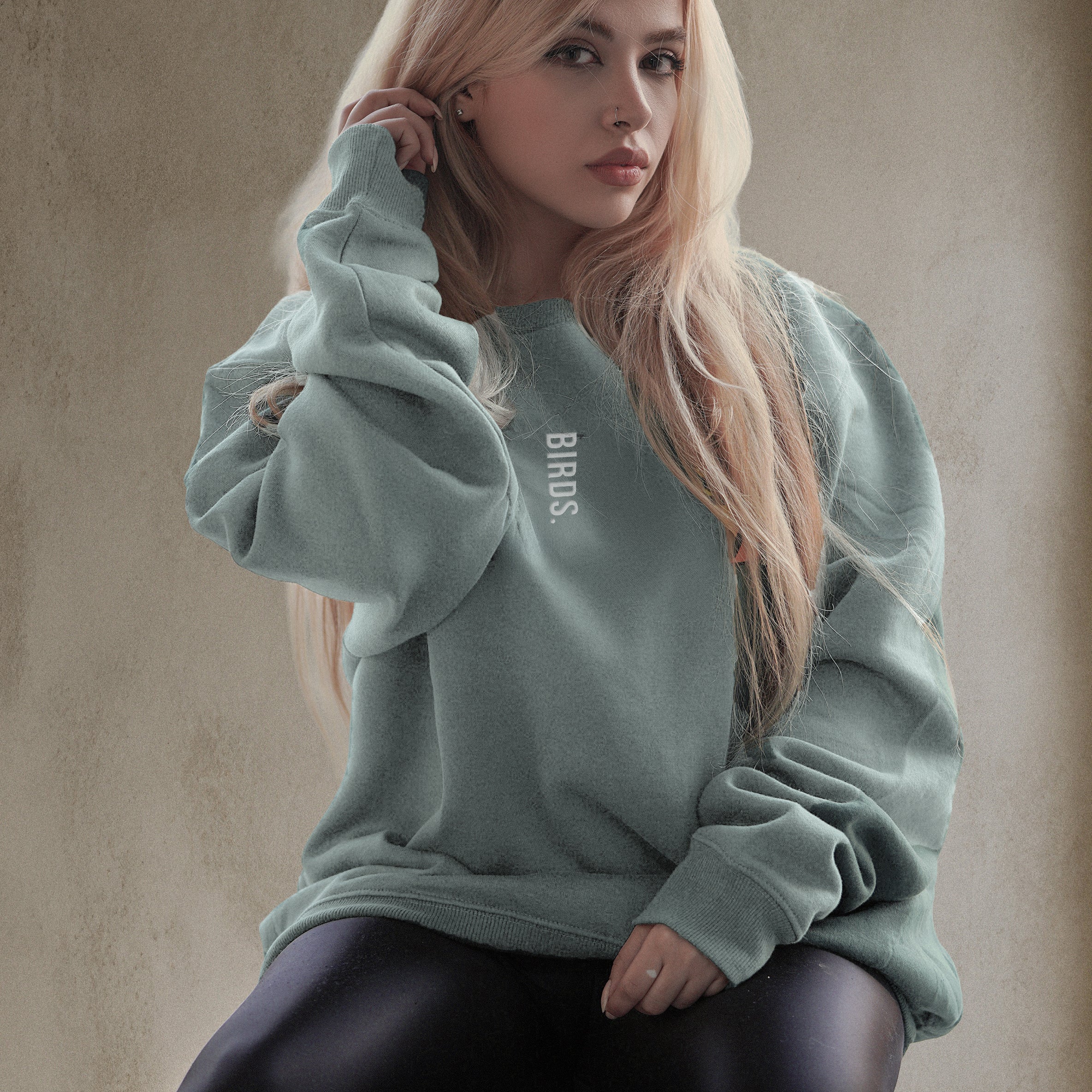 Birds Vertical Embroidered Core Crew